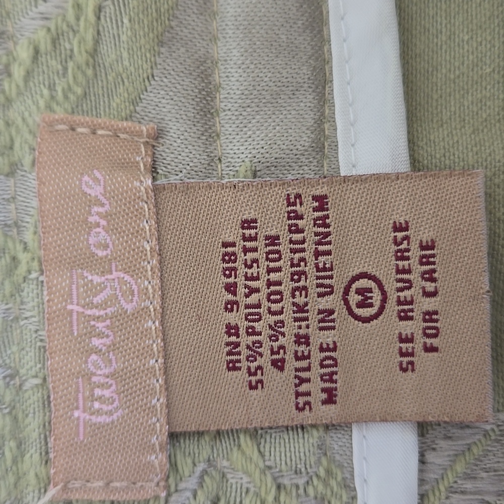 Forever 21 Elegant Tapestry Feel Floral Skirt in  Green - Picture 2 of 5